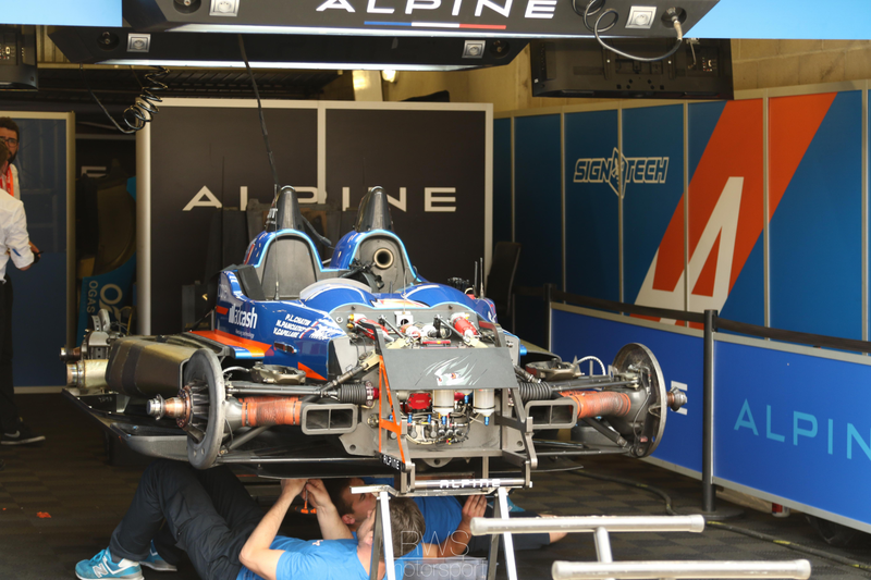 Illustration for article titled Le Mans Pits and Paddock